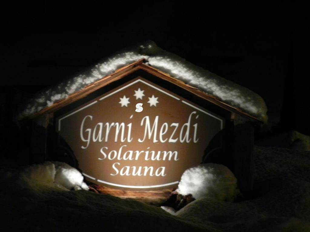 Garni Hotel Mezdi Wolkenstein in Gröden Exterior foto